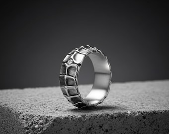 ステンレススチール製スネークスキンリング｜エキゾチックなスネークスキン柄スタッキングバンド