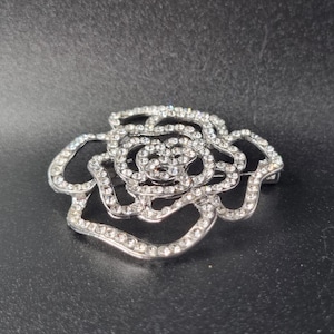 Elegant Crystal Rose Brooch, Rhinestone Silver Peony Pin, Art Deco Bridal Brooch Pin, Large Nature Flower Badge for Wedding or Gifts.