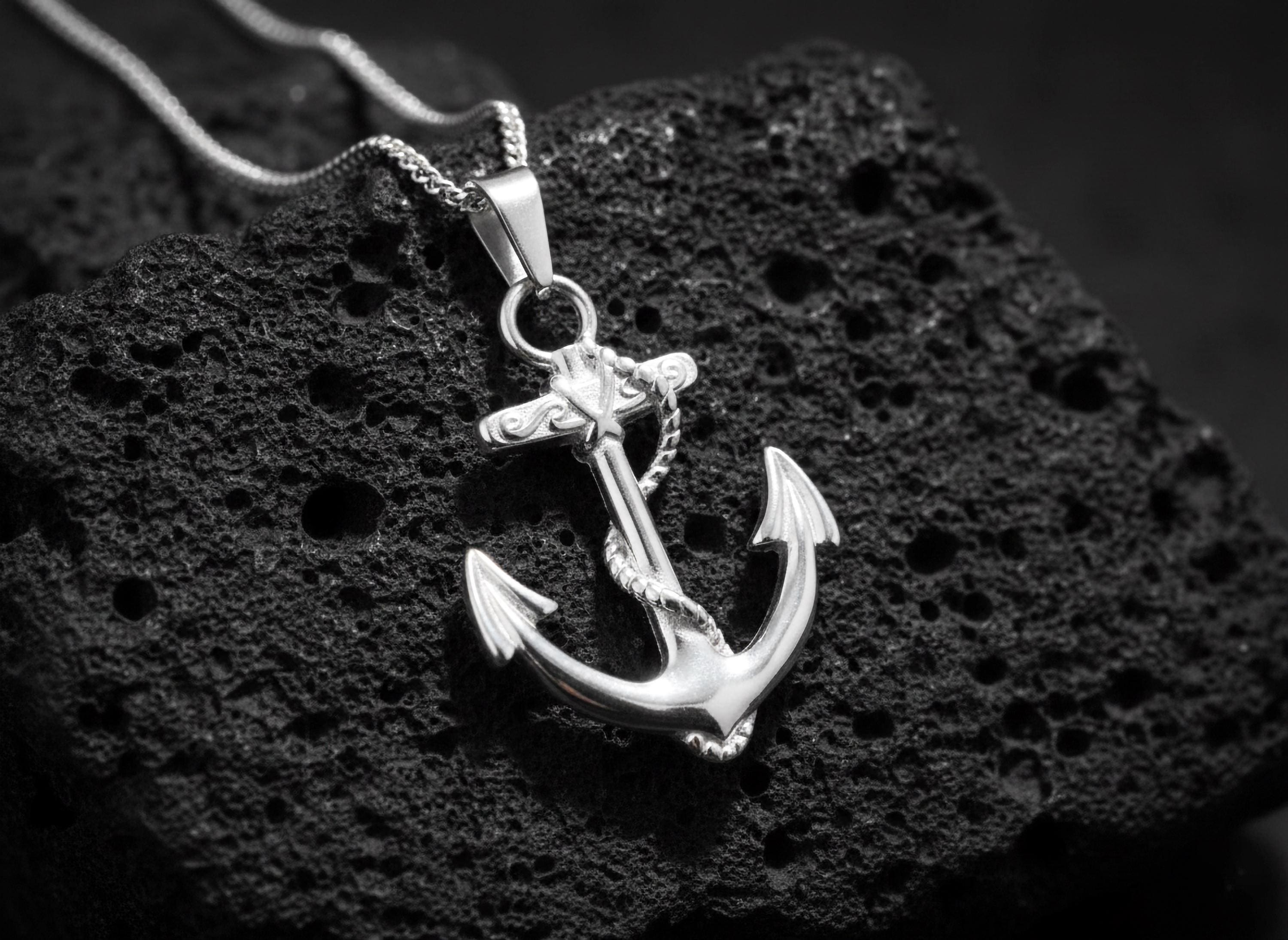 米軍放出品ALEX AND ANI NAVYペンダントネックレス新品未使用 ANNIKA INEZ（アニカイネズ） ネックレス Petite Open Heart Pendant