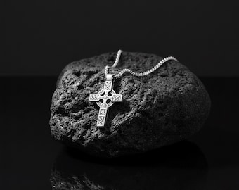 Collar con Cruz Celta – Colgante de Cruz Irlandesa de Acero Inoxidable con Nudos, Amuleto Cristiano, Regalo de Fe