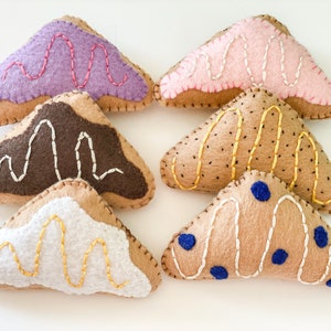 Felt Scones/Felt Play Food/Pretend Play/Play Kitchen/Sensory Learning/Unique Gifts
