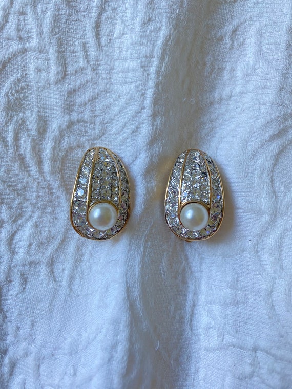 Vintage Gold Rhinestone Clip-On Earrings.