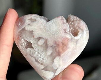 Corazón de ágata con flor de amatista rosa drusa ~ Corazón de amatista rosa ~ Corazón de ágata con flor ~ Regalo de cristal ~ Decoración de cristal ~ Amatista rosa ~ Ágata