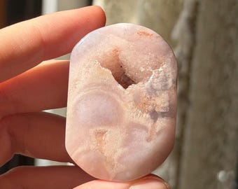 Prachtige roze amethist handsteen ~ Druzy roze amethist ~ Gepolijst kristal ~ Natuurlijk kristal ~ Alle chakra's ~ Reiki ~ Kristalcadeau