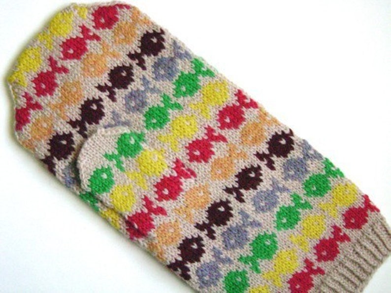 Swedish Fish mitten pattern image 1