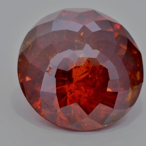 Spanish Sphalerite Gemstone, Aliva Mine, 245.30ct Brillant Cut (Koh-i-noor) - Collector's item aus privater Sammlung