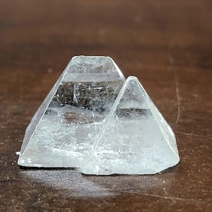 APOPHYLLITE CYRSTAL PYRAMIDS / Points --- 100% Natural / Raw / Unpolished  --- 4 sizes available