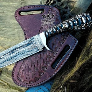 Damascus Bull Cutter Knife: Pakka Handle & Leather Sheath, Cowboy Knife