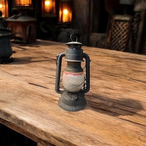 Vintage Dietz lantern| Vintage Decor | Rustic Farmhouse