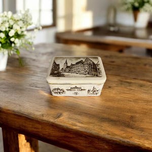 Vintage Bahlsens Biscuit Tin German city Scene (hinged lid) | Vintage Tins | Vintage Decor | Behlsens Tin