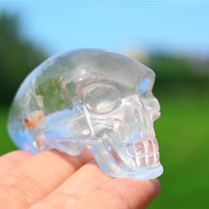 2.4'' Natural carved Clear quartz Alien skull，Quartz crystal,Crystal Statue,Crystal alien skull，Home decor,Crystal healing，Crystal gift