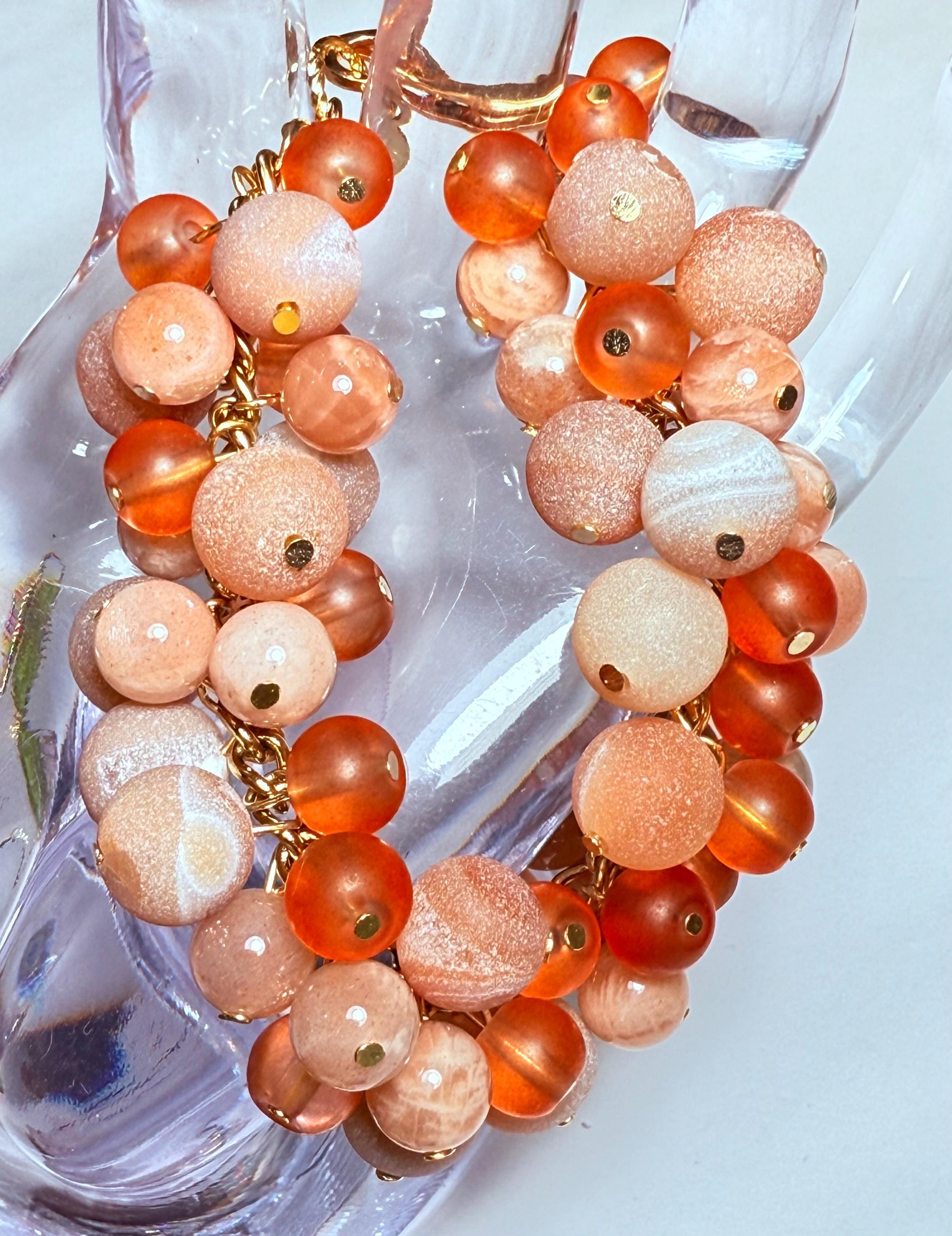 Bracciale pendente viola con pietre semipreziose di agata drusa e accenti dorati - Italia