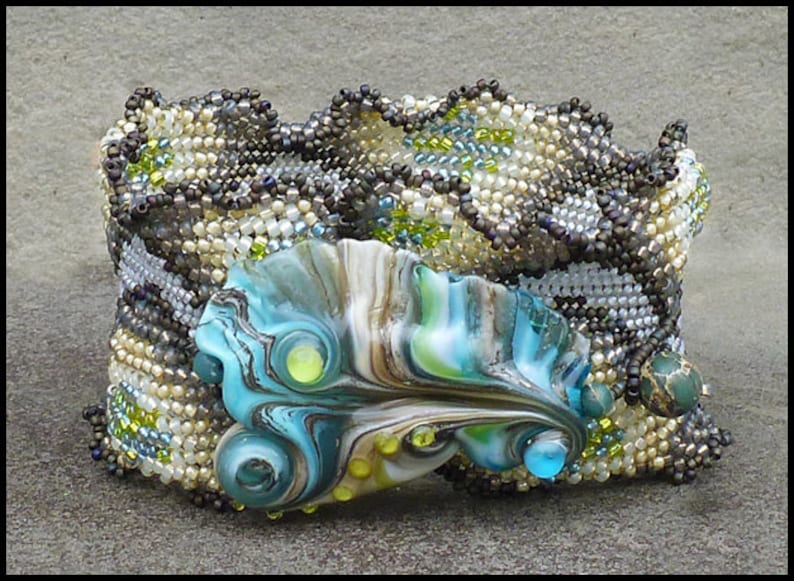 Single-wide Ndebele Ruffle Bracelet Pattern image 1