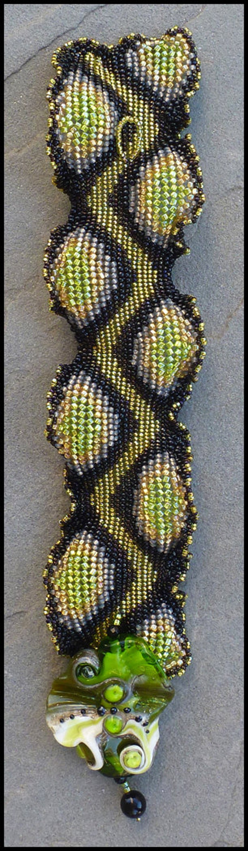 Single-wide Ndebele Ruffle Bracelet Pattern image 2