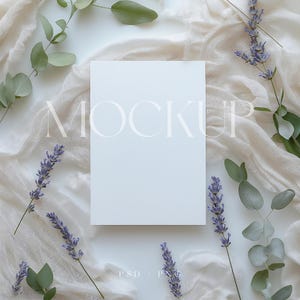 Mockup huwelijksuitnodiging - 5 x 7 babyshowermodel - lavendel bruiloftsuitnodigingmodel - PSD Smart Object - bloemengroetkaartmodel, mockup png PNGEgg