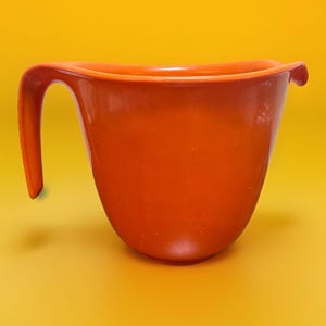 Vtg Rubbermaid Orange Batter Bowl Measuring 1.5 Qt 6 Cup  Grip N Mix #2661 USA