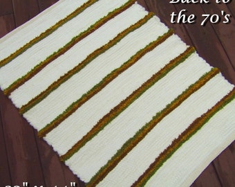 Handwoven Rug --- Back to the 70's --- 32x44