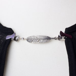 Cardigan Spange Clips - Silber Feder und Perlen Pullover Clip | Schalkette | Pashmina Pin | Pullover Befestigung | Wickelhalter | Strickjacke behütet