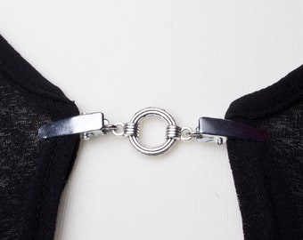 Cardigan clasp clips - Silver ring sweater clip | Shawl chain | Pashmina pin | Sweater fastening | Wrap holder | Cardigan guard