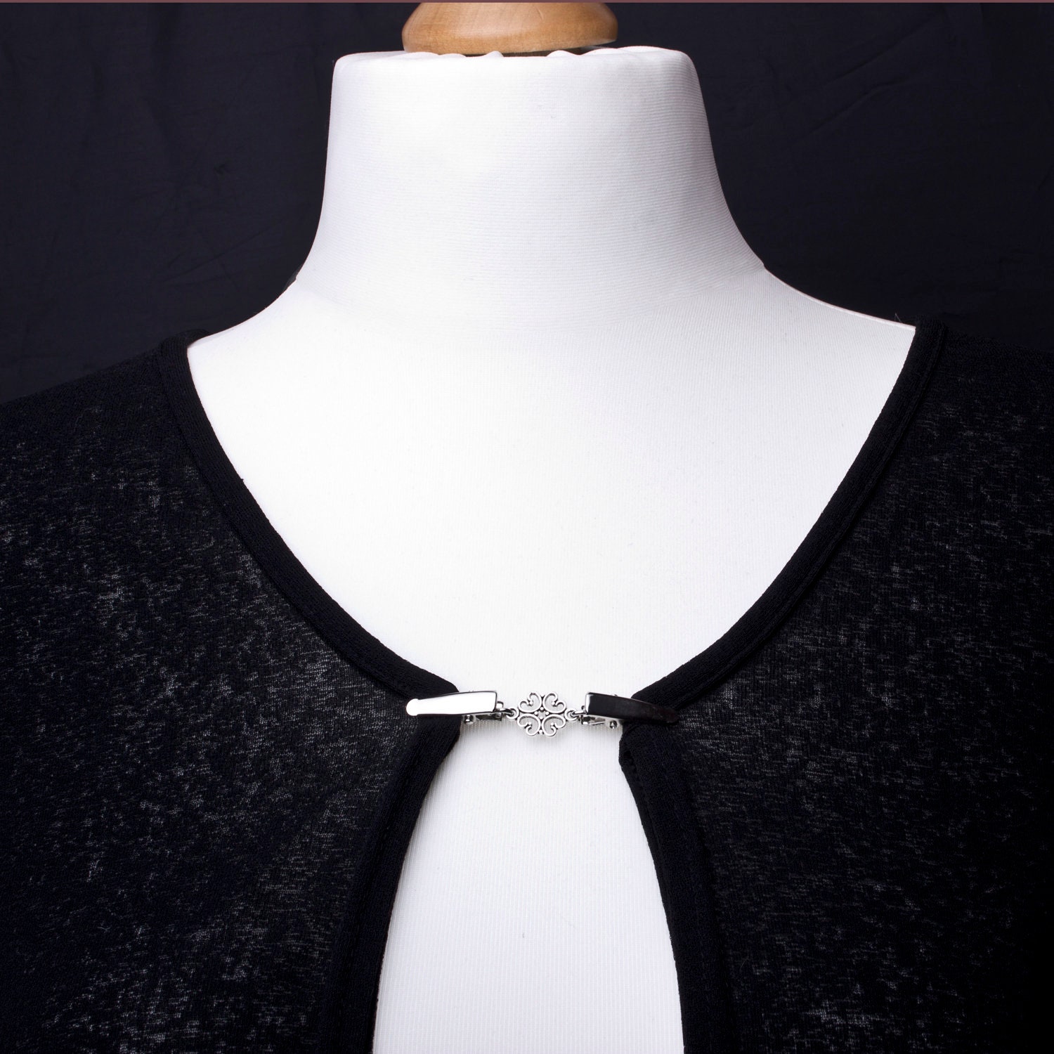 Sweater Clips Silver Elegant Link Cardigan Clip Shawl Chain Pashmina Pin  Sweater Fastening Wrap Holder Cardigan Guard 