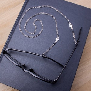 Silver heart eyeglasses lanyard - elegant heart and bead glasses chain | Everyday eyewear neck cord | Sunglasses chain | Eyeglasses holder