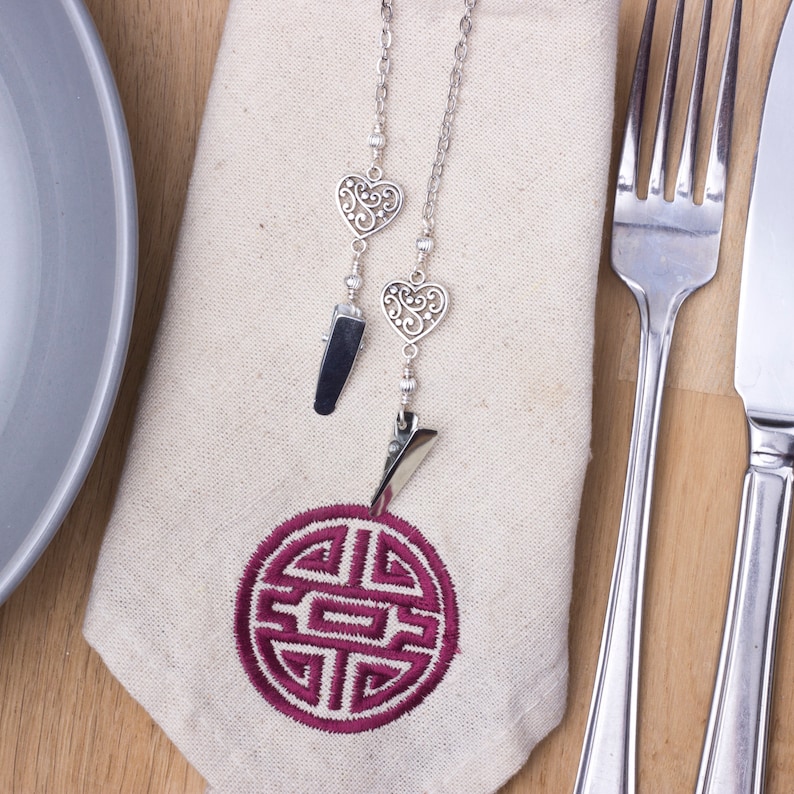 Filigree heart napkin chain