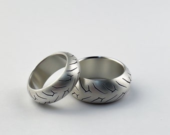 Rosso II. Biker ring.