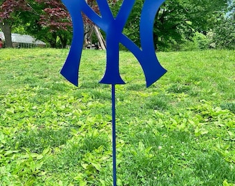 Yankees logo garden sign