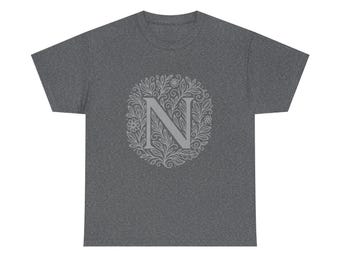 Personalisiertes Initial N Graphic Tee, Unisex aus schwerer Baumwolle T-Shirt