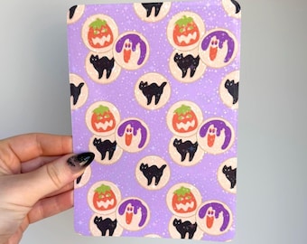 Capa holográfica retrô de biscoito de Halloween para Kindle | Decoração assustadora para e-reader