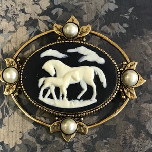 Cameo Brooch - Horse Brooch - Arabian Horse Jewelry - Pearl Accents - Equestrian Accessories - Horse Lover Gift - Black Cameo Pin