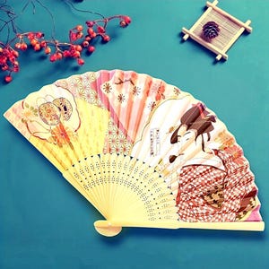 Japanese folding fan, Ukiyo-e Art Pretty Woman Geisha, Silk hand fan, Kimono accessory, Japan gift idea, Fits in handbag, Bamboo Paper Fan