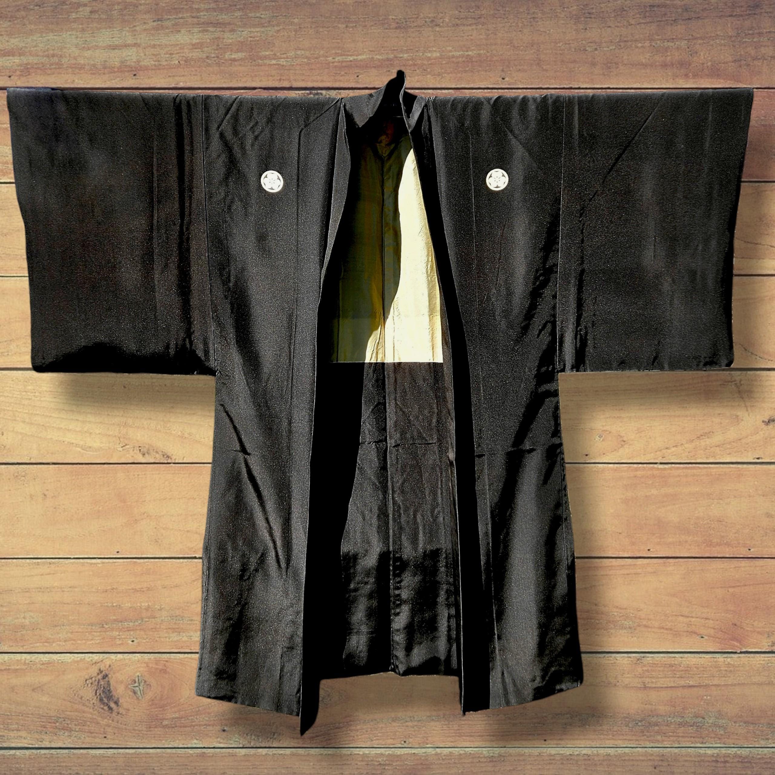 Vintage Japanese Mens Black Silk Montsuki Haori, 5 Kamon Family