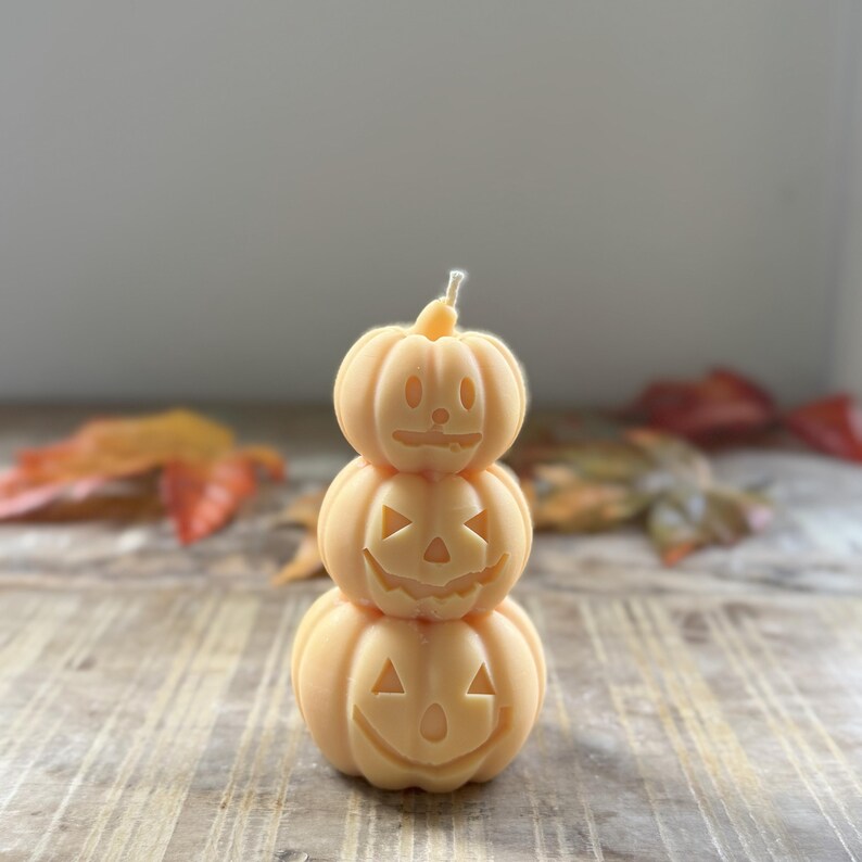 Chandelle citrouille Jack-o'-Lantern : cire de soja coulée à la main, décoration d'automne image 2