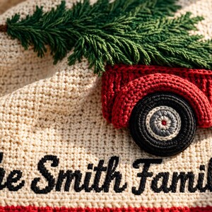 Individuelle Häkelanleitung für eine Weihnachtstruck-Decke (PDF), personalisiertes Mosaikdesign mit Familiennamen Bild 3