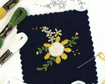 Daisies Stick and Stitch Embroidery Kit