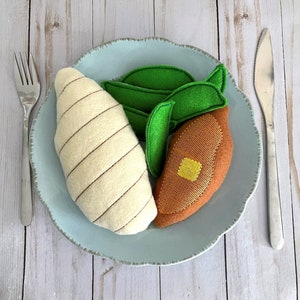 Chicken Dinner Felt, Felt Snap Peas, Felt Sweet Potato, Pretend Food, Felt Food, Play Restaurant Food, Play Kitchen Food