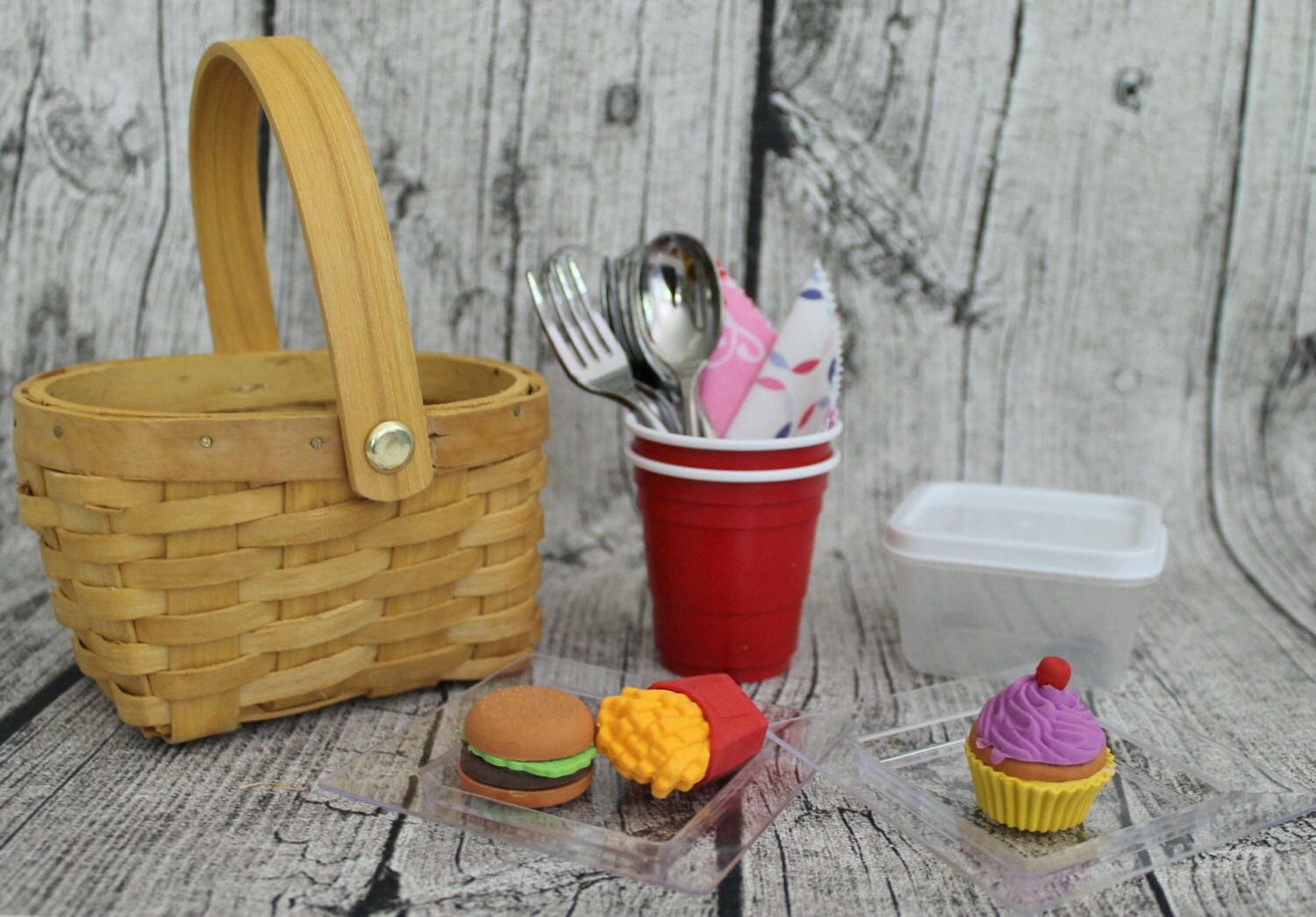 Picnic Basket for 18 Doll Picnic Lunch
