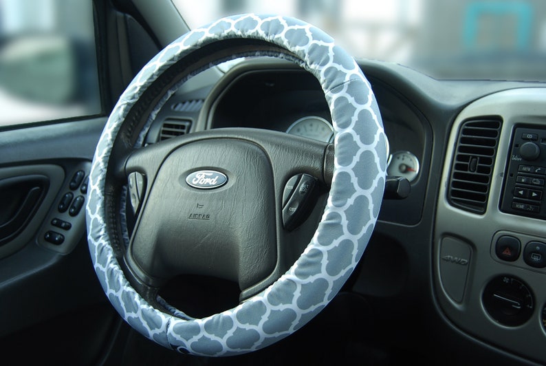 Lightly Padded Non Slip Steering Wheel Cover Moroccan Trellis Quatrefoil Car Accessories Cozy Soft Automobile Auto Geometric Custom image 5