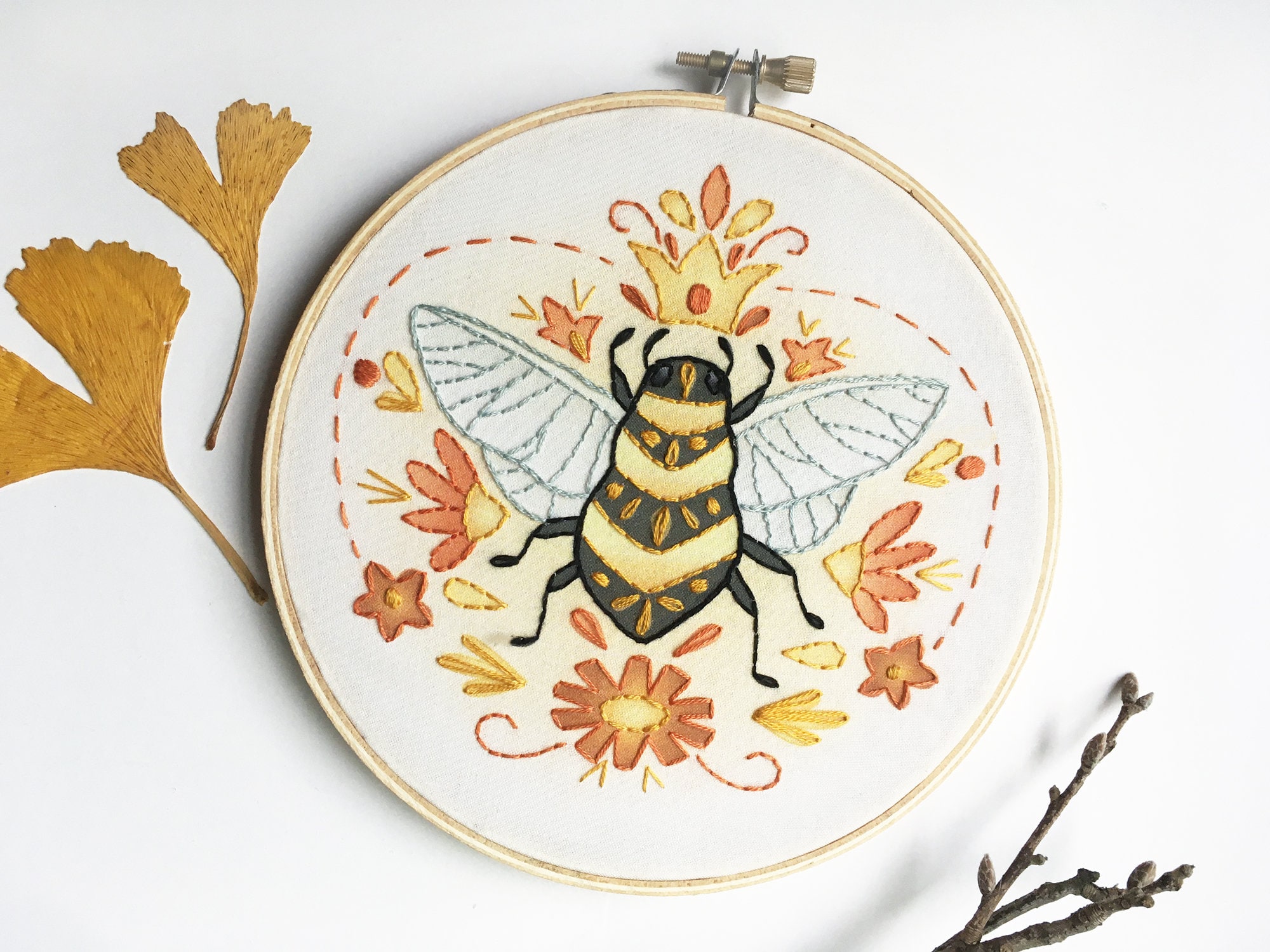Queen Bee Beginner Embroidery color printed Sampler, Modern Hand Embr…