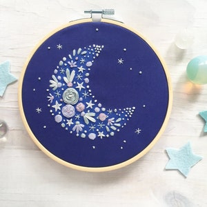 Floral Crescent Moon Hand Embroidery Sampler, DIY Sampler, Celestial Embroidery Hoop Art, Beginner Embroidery Pattern