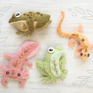 Amphibians felt animals sewing pattern PDF for Plush toys, frog, toad, axolotl, salamander