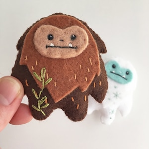 PDF Sewing Pattern for Felt Yeti and Sasquatch, mini felt plush Bigfoot and Snow Monster, Christmas ornaments, holiday decor, SVG included image 4