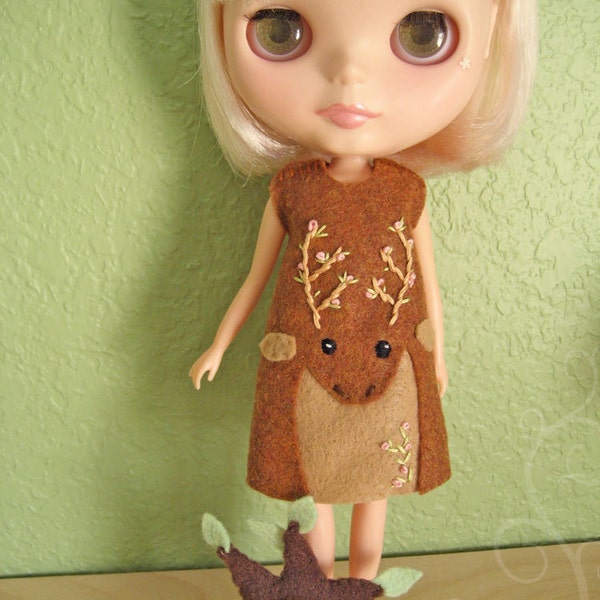 Deer Face felt Blythe dress