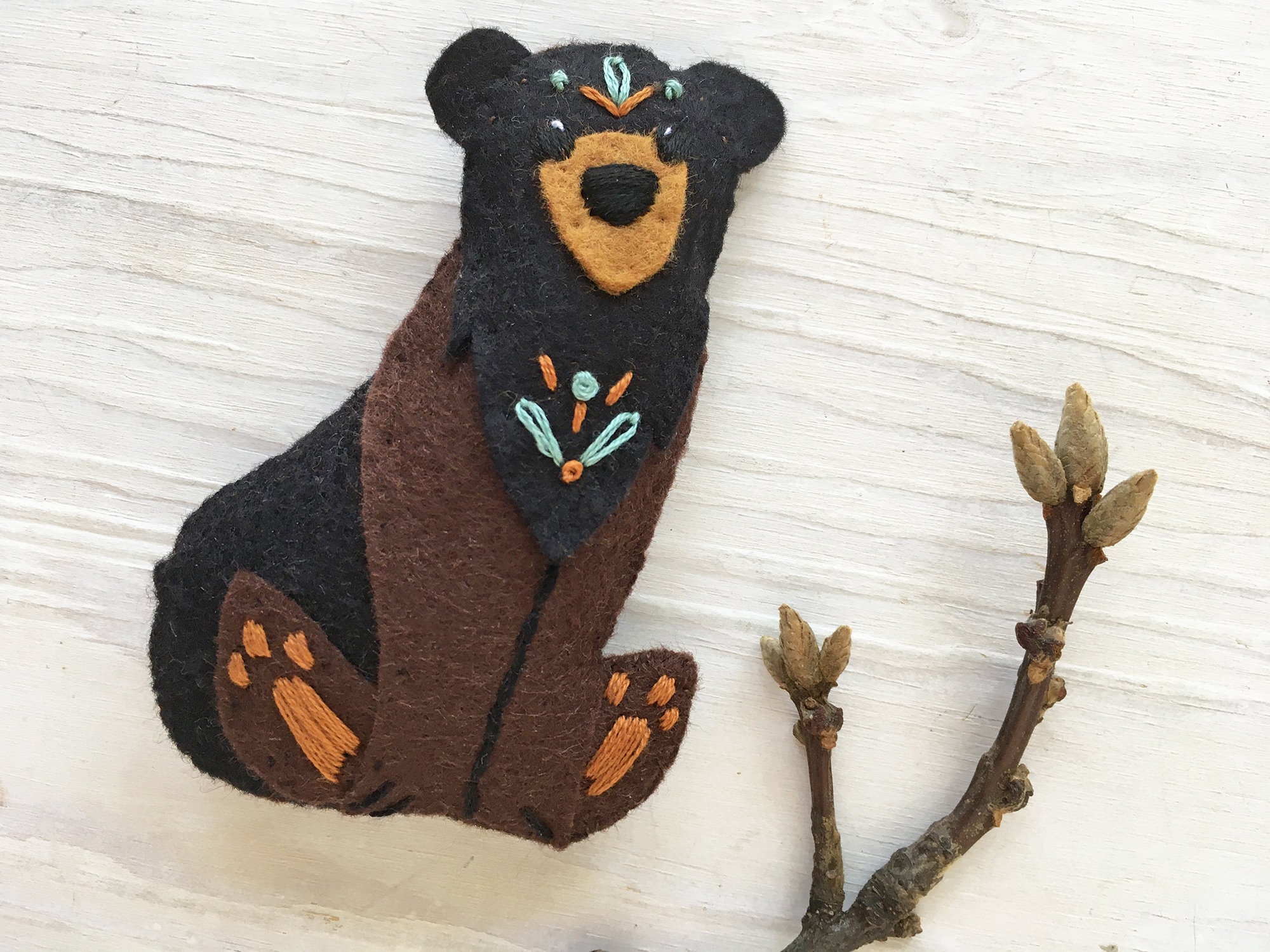 手縫い熊 90-year-old grandmother creates over 1,000 teddy bears using