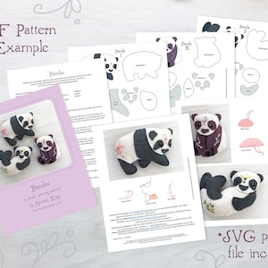 Pu&ograve; includere: Un modello PDF per un progetto di cucito di peluche con tre adorabili panda. Il modello include istruzioni e modelli per creare i panda, con un design floreale sui corpi dei panda. Il testo sulla copertina recita "Pandas, un modello di cucito di peluche di Aimee Ray, www.aimeeray.com".