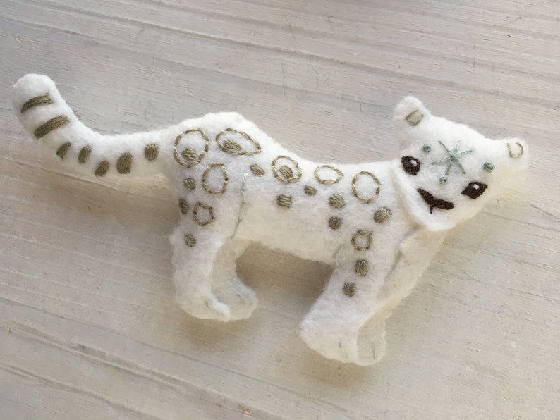 6 Winter Animals Plush ornament Felt Sewing pattern, felt toys, Christmas decor, PDF Download, SVG files for cricut, silhouette image 7