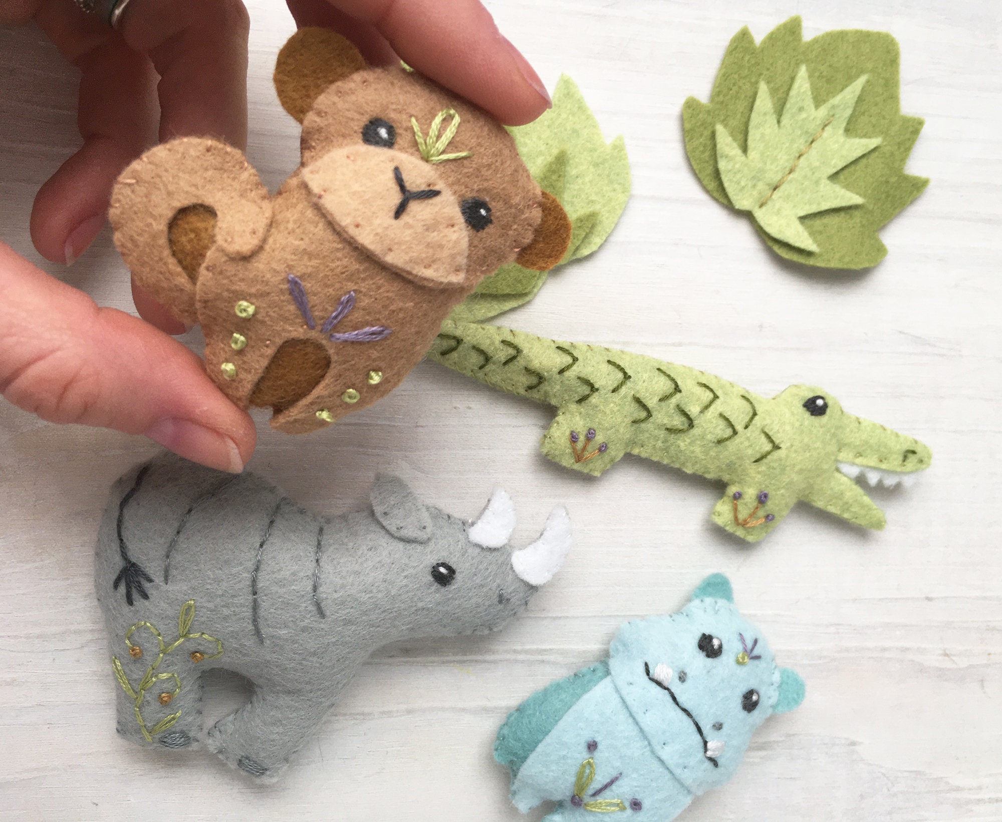 Zoo Felt Animal Sewing Kits Stuffed Animals Set Felt Animals Felt Felt  Plush Ornaments Set for Beginner Girls Boys Teens style B 