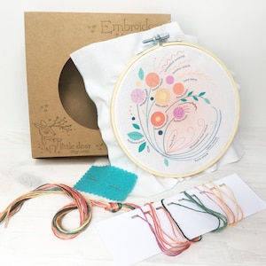 Hand Embroidery Full Kit Floral Bouquet, Beginner Embroidery design, craft kit, DIY Sampler