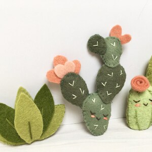 Felt Cactus Friends sewing pattern PDF, SVG digital download Plush mini succulents for Desert Decor, Baby Mobile image 7